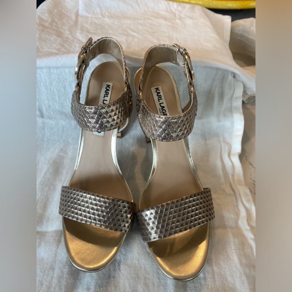 Gold Karl Lagerfeld crocodile pattern shoes. Size 7.5